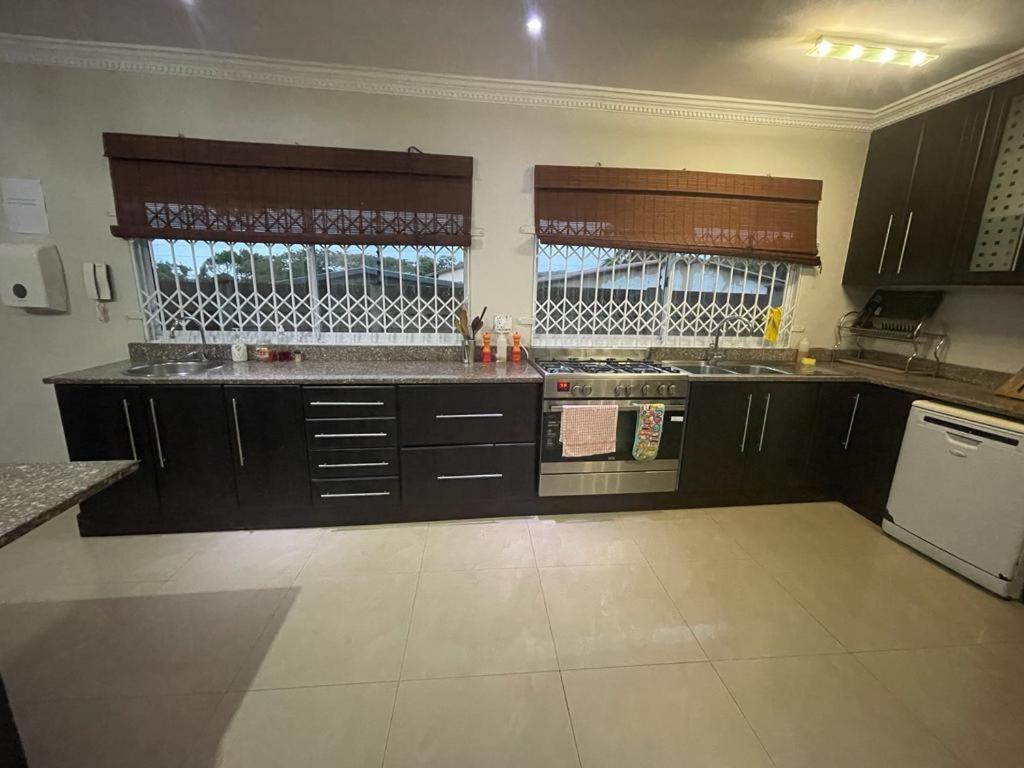 Illovo Beach House Amanzimtoti Exterior foto